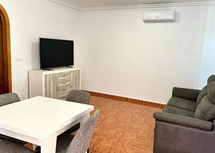 Amplia Casa Independiente Cerca Del Mar Torrevieja